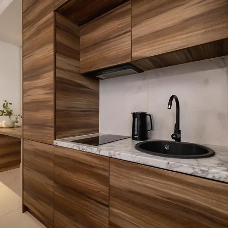 Radiant Alabaster - 1Br & Ac - Main Station *