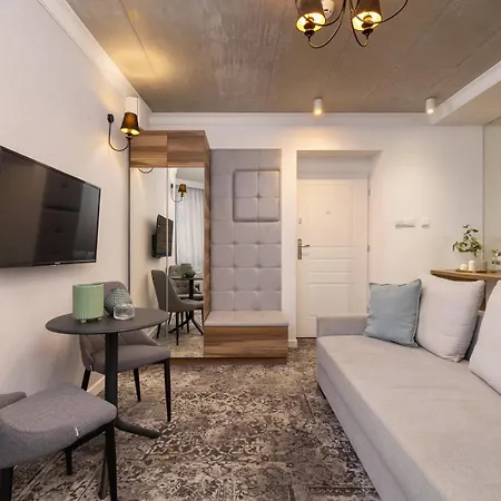 One Bedroom Apartment- Rakowicka 6