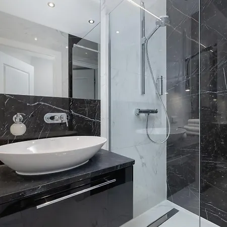 Radiant Alabaster - 1Br & Ac - Main Station